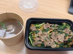 湿炒牛肉河粉-潮界(虹桥新天地店)