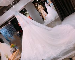 -艾米丽婚纱礼服