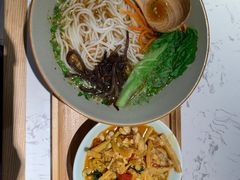 -百春原湖南牛肉粉(百联世纪店)