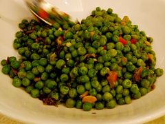 酸菜炒青豆-唐宫
