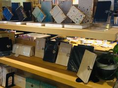 -文汇新民联合报业集团(上海报业大厦店)