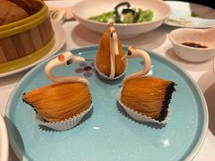 天鹅榴莲酥-醉辉皇原味海鲜江南菜(成都大魔方店)