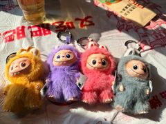 -肥肥虾庄·金牌油焖大虾(汉街SKP店)