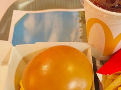 双层吉士汉堡-麦当劳(一德路店)