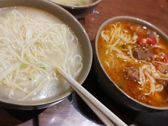 -亮亮面馆(经六路店)