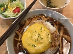 黑胡椒芝士牛肉汉堡饭-红小满休闲餐厅(十全街店)