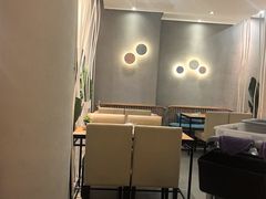 -莲餐厅·湖北菜·潜江小龙虾店(愚园路店)