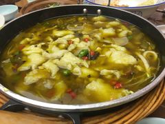 -有红鸡毛店·川菜(建设路店)