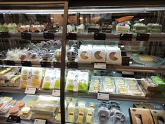 面包甜点陈列柜-皇冠幸福里动物奶油生日蛋糕(光谷软件园店)