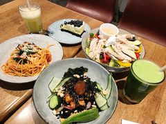 鸡肉牛油果芒果色拉-Wagas沃歌斯(太古汇店)