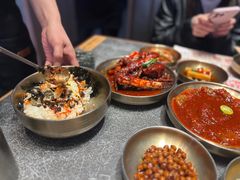 -草家酱蟹炭火烤肉店(珲春南路二店)