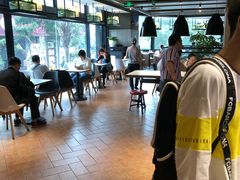 大堂-肯德基(湾畔店)