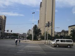 -豪泰168酒店(无锡上马墩靖海地铁站店)