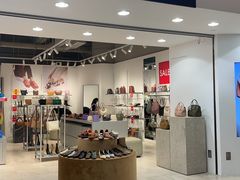 -东荟城名店仓