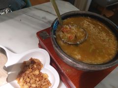 招牌小龙虾红汤泡饭-蜜桃花开·中西融合菜E&W(南长街店)