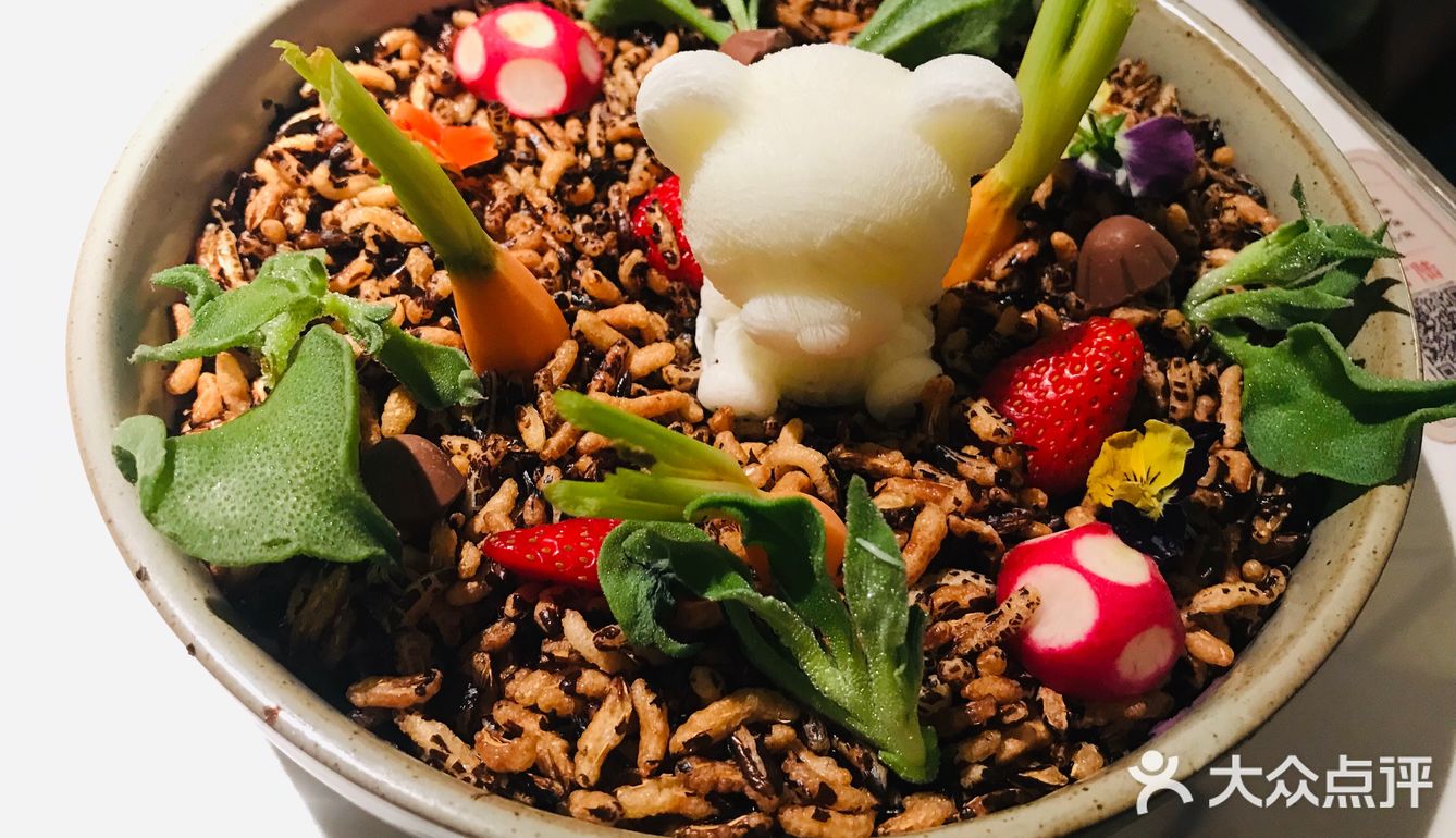 随便吃吃还是可以的，风格类似外头现在很多的杭帮菜馆