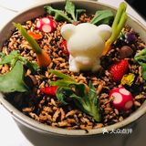 随便吃吃还是可以的，风格类似外头现在很多的杭帮菜馆