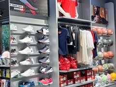 -YONEX苗江运动城(源深店)