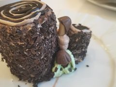 招牌树根蛋糕-莫斯科餐厅