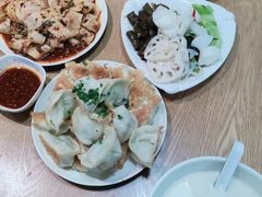 -三好食堂(煎饺·馄饨·肉饼米线·盛世广场店)