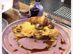 -FLOVIE FLORIST CAFE