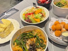 -W COLLECTIVE  DESSERT SHOP