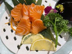 生吃三文鱼-梦山水日本烧肉(五四广场店)