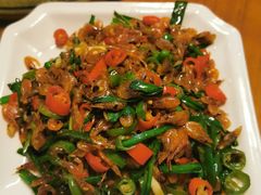 -临江餐馆二楼美食部落