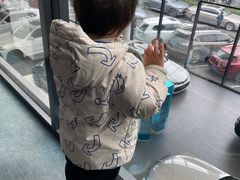 -上海宝信宝马4S店