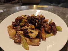 鸡枞菌炒牛柳粒-港丽餐厅(高德置地店)