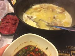 -鲜入围煮花胶鸡海鲜火锅