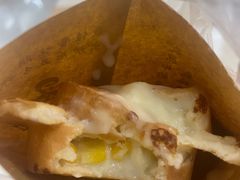 芝士玉米车轮饼-薛新颖红豆饼(中式甜点山师店)