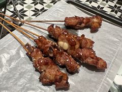 -何妹湿辣牛肉·粤式烧烤砂煲(桂雅路店)