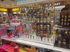 -泡泡玛特POPMART(世豪广场店)