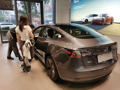 -TESLA 特斯拉(上海太古汇体验店)