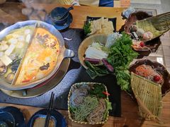 -湊湊火锅·茶憩(南京东路悦荟店)