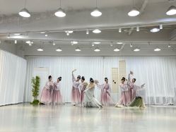 -深舞形体民族舞蹈工作室