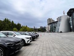 -奔驰北京极光星徽(四元桥店)
