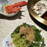 红红火火 热热腾腾 桌子挺老大
