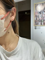 -AI艾耳·专业手工耳洞·穿孔美学馆