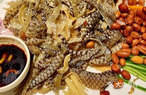 Shredded Fish Skin Pig's Stomach and Jellyfish