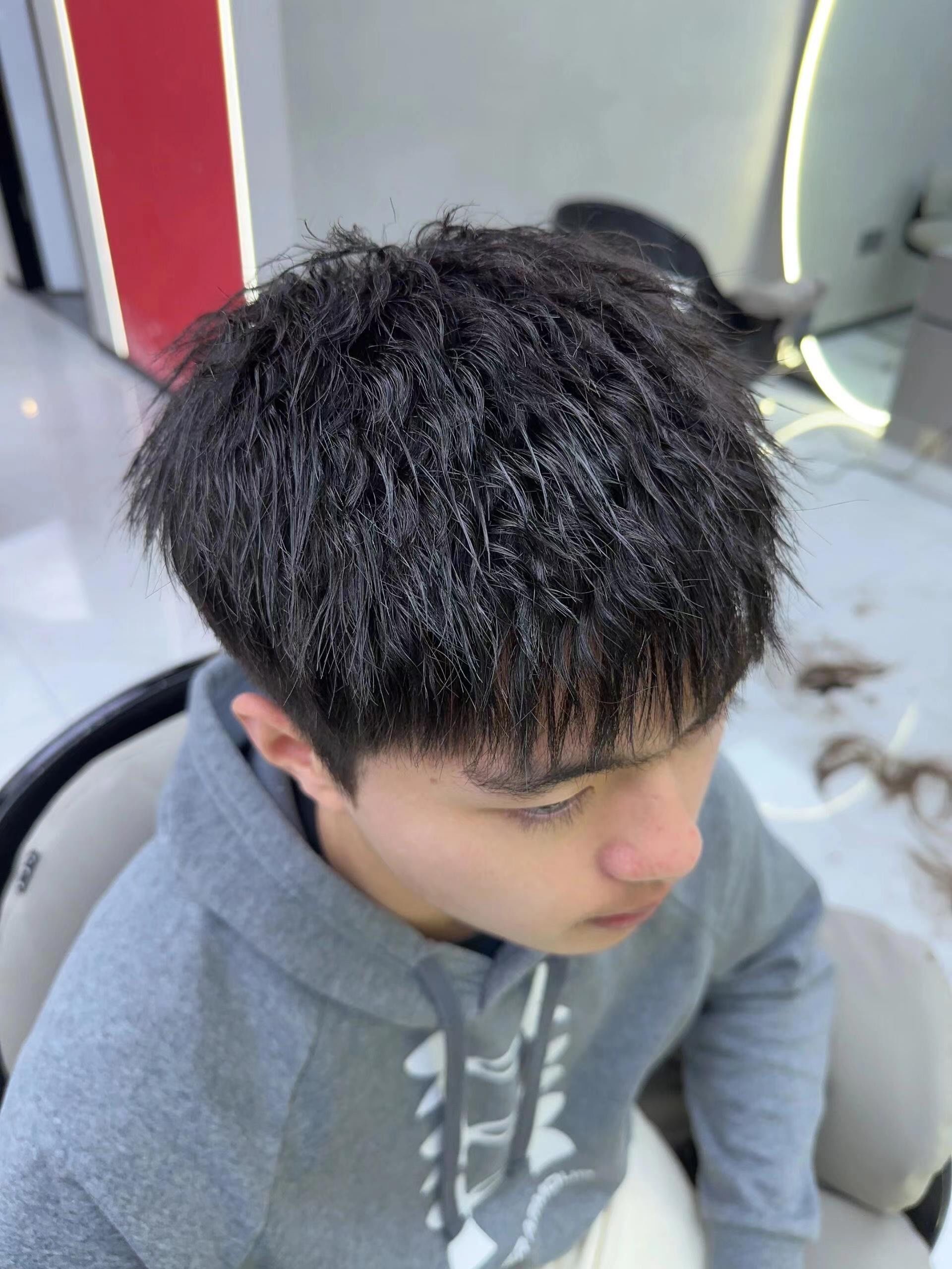 打造潮流男发型