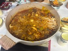 -刘姐啤酒鱼民族演艺餐厅(西街总店)