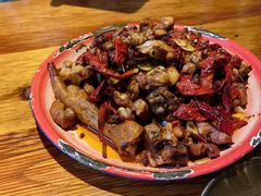 辣子鸡-柴窝堡22号辣子鸡·传承新疆菜