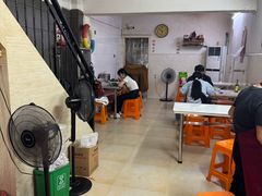 -松树干拌面店
