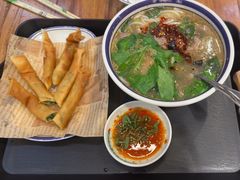 -云阿蛮云南生烫牛肉米线(奉贤路店)