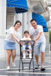 -现代经典婚纱摄影