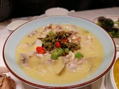 酸汤牛蛙-民国红公馆·秦淮八艳(夫子庙店)