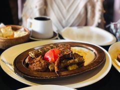 烤肉配羊排-Efes Turkish & Mediterranean Cuisine 艾菲斯餐厅(陆家嘴店)