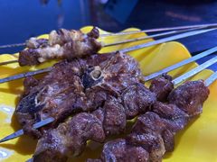 -烤肉小伙烤肉店